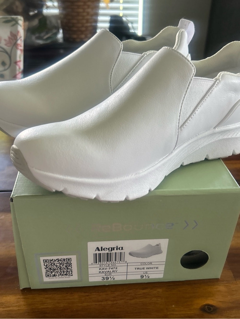 New Alegria Kalvery rebounce comfort arch White Slip-On Sneaker 9 1/2 make offer
